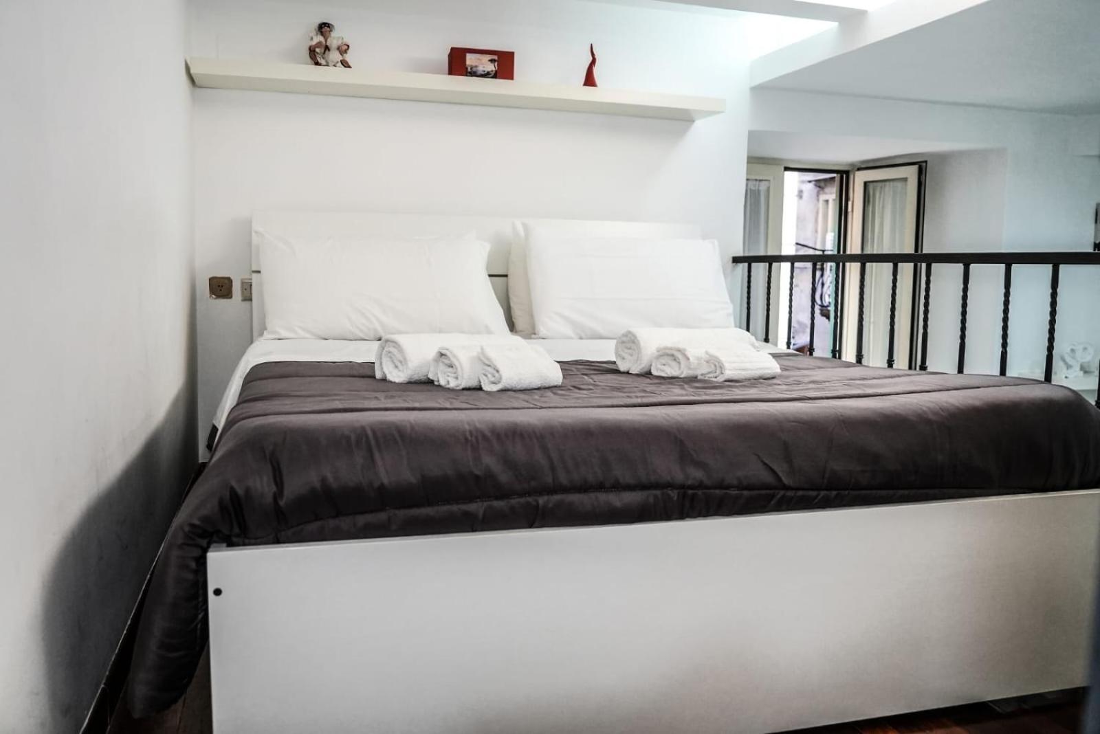 Casa Vacanza La Spagnola Неаполь Экстерьер фото