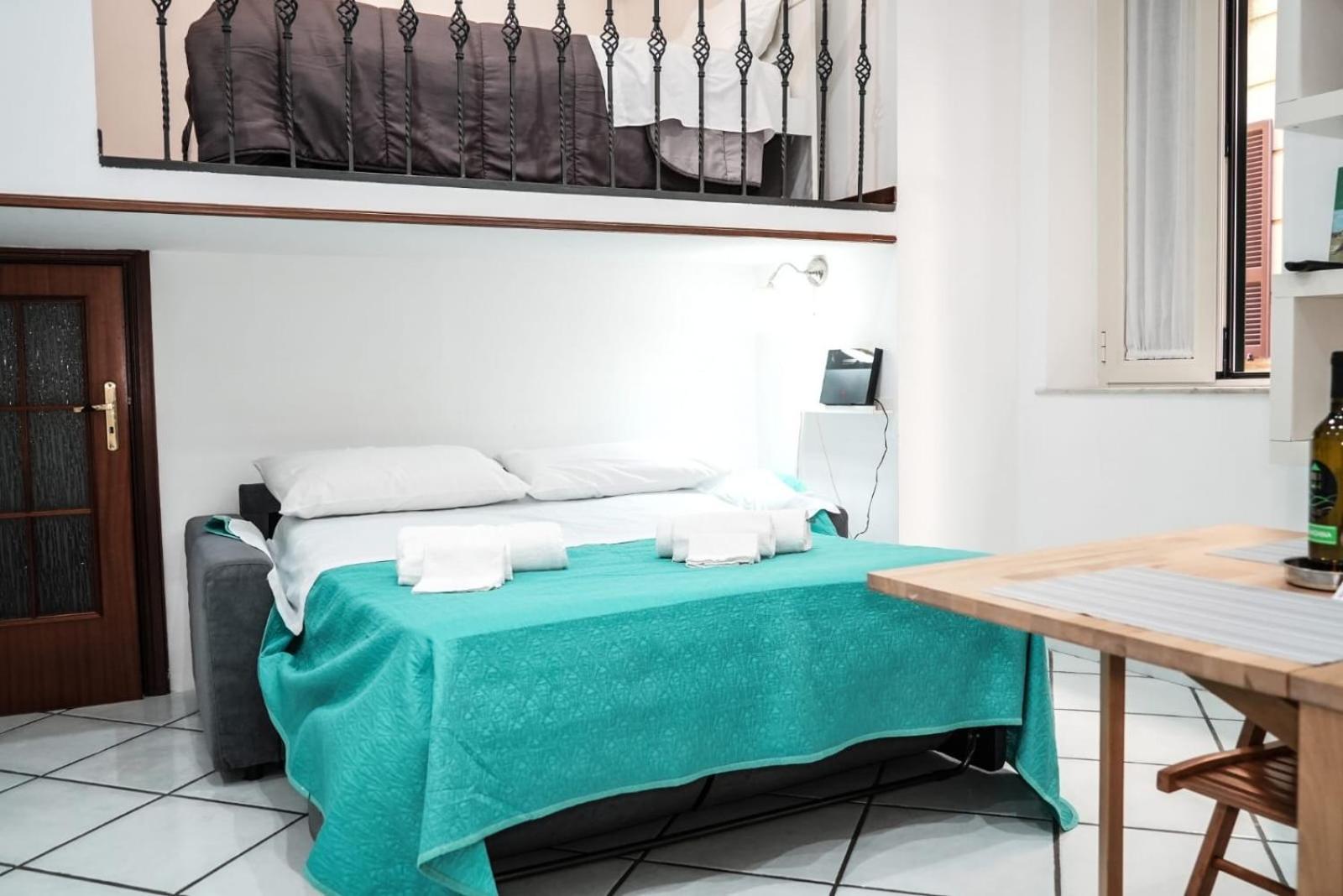 Casa Vacanza La Spagnola Неаполь Экстерьер фото