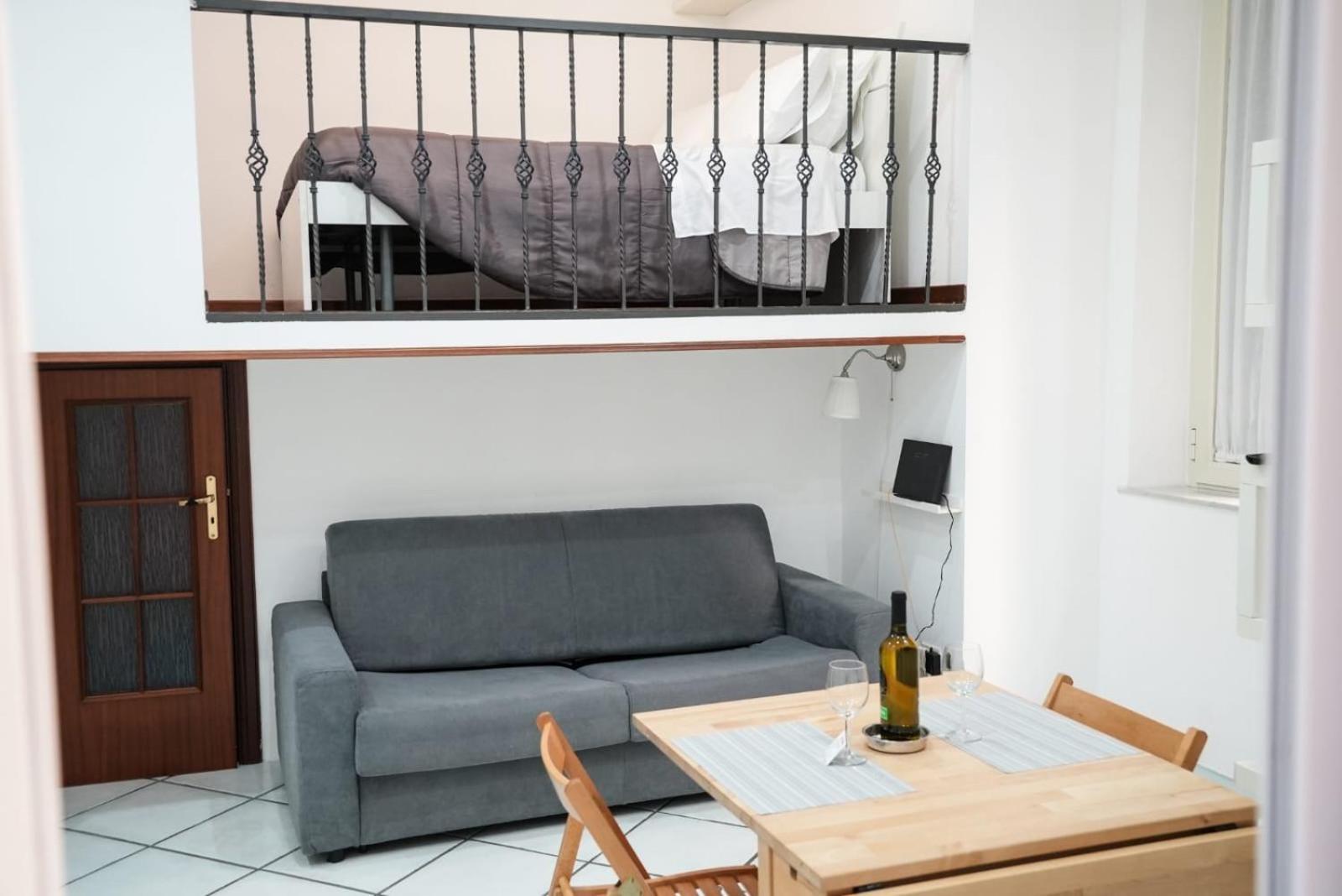 Casa Vacanza La Spagnola Неаполь Экстерьер фото